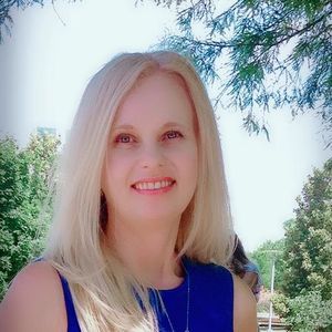 Meet your Posher, Elena